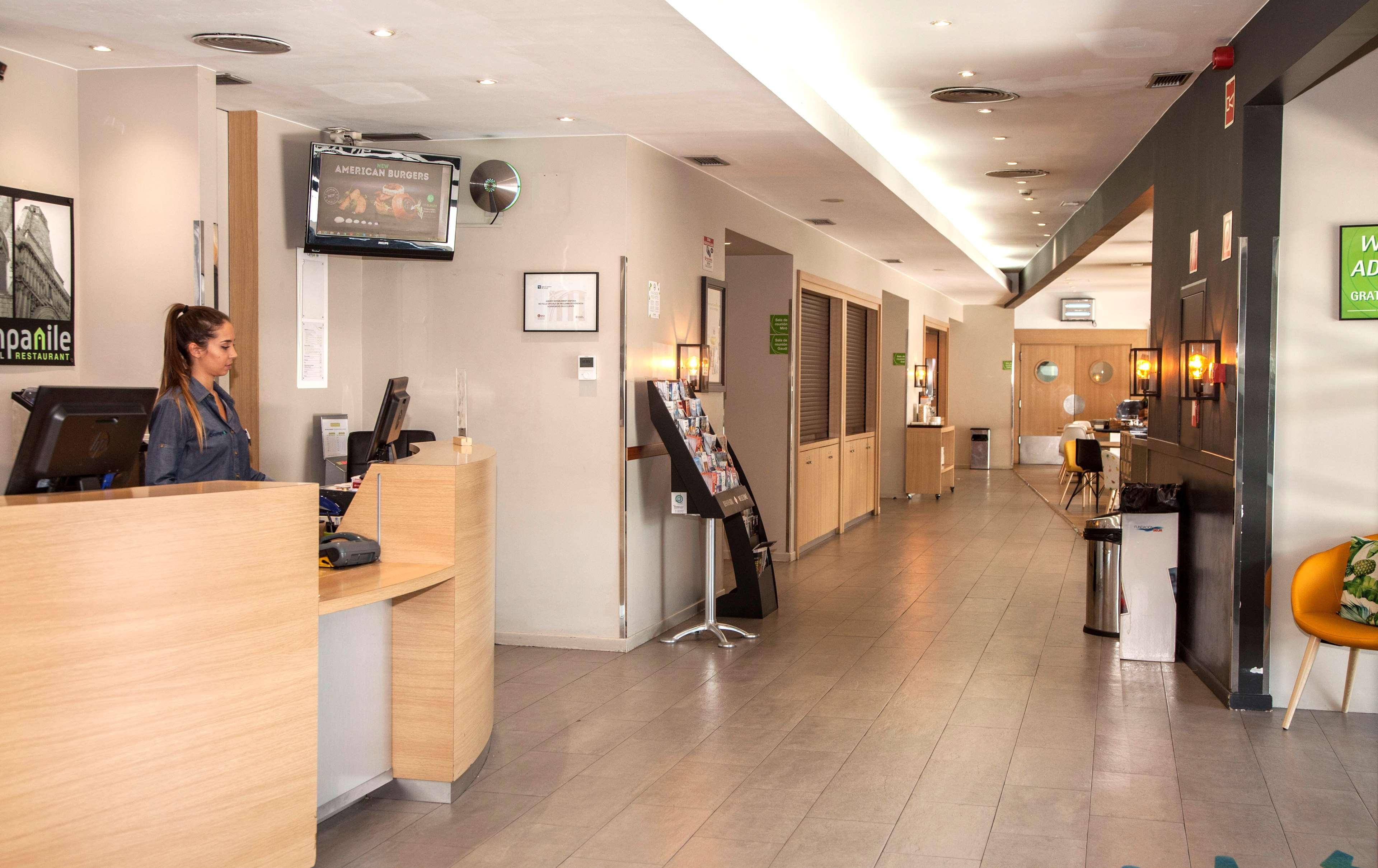 Travelodge Bcn Cornella Fira Cornellà de Llobregat Екстериор снимка