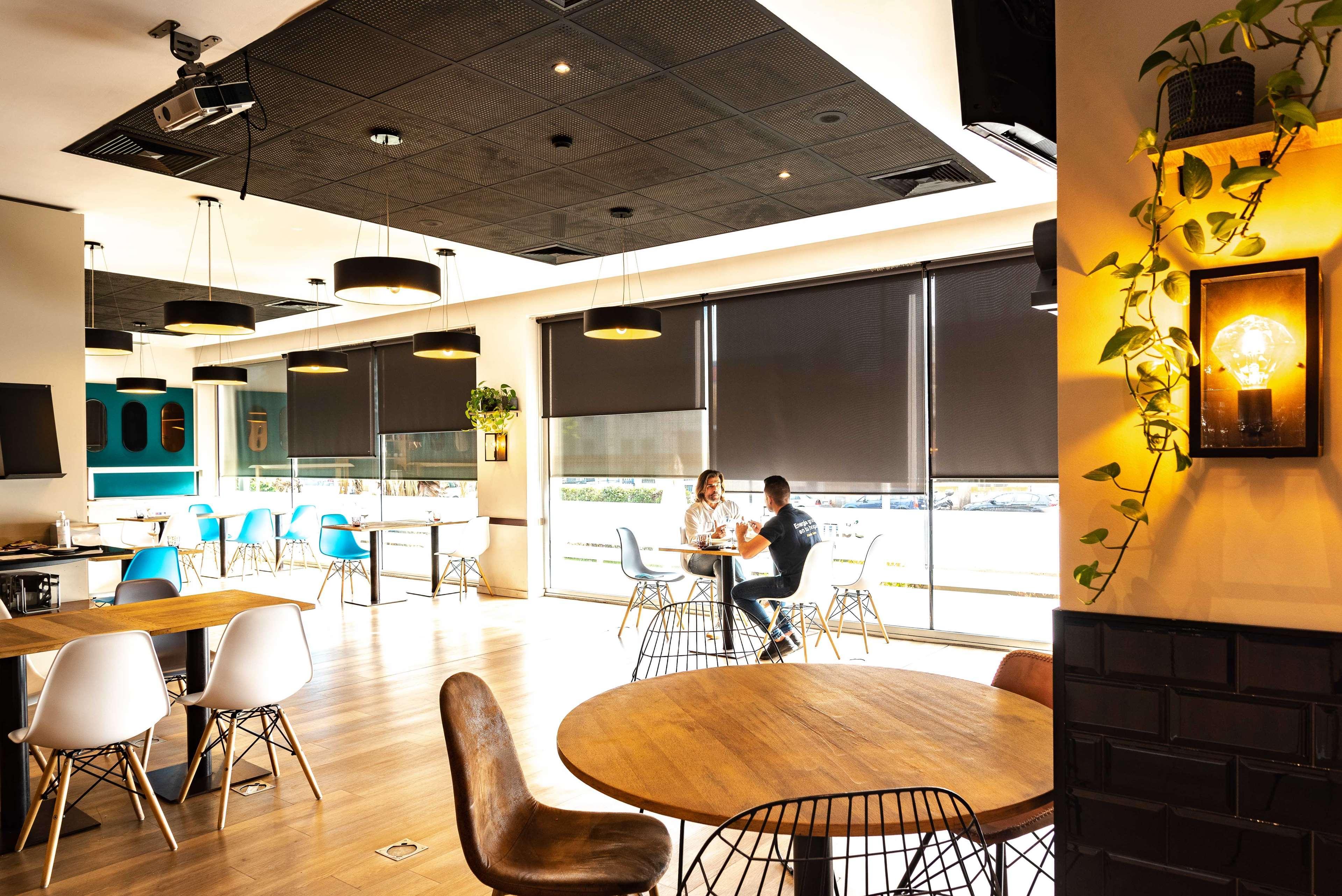 Travelodge Bcn Cornella Fira Cornellà de Llobregat Екстериор снимка